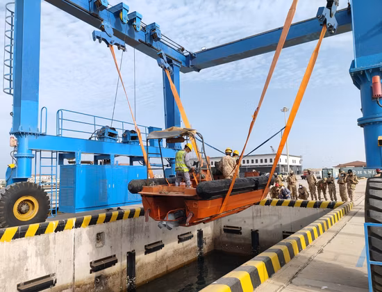 Guindaste de pórtico de elevação de viagem marítima para guindaste de barco
